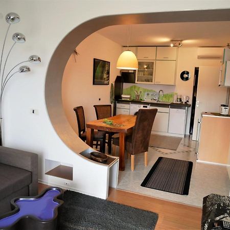 Pakua Apartments & Penthouse Ровин Екстериор снимка