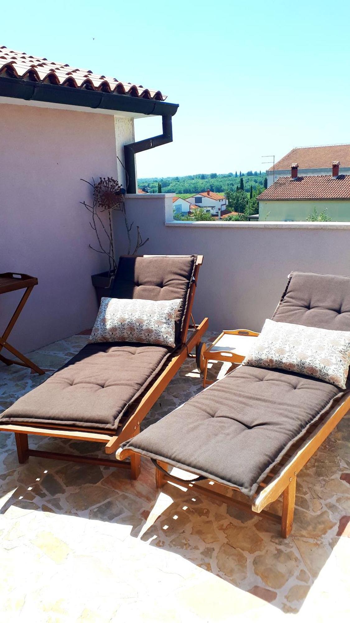 Pakua Apartments & Penthouse Ровин Екстериор снимка