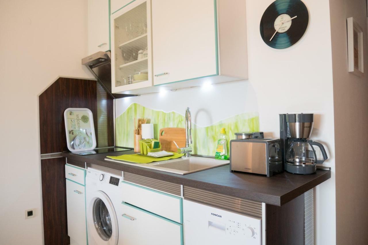 Pakua Apartments & Penthouse Ровин Екстериор снимка